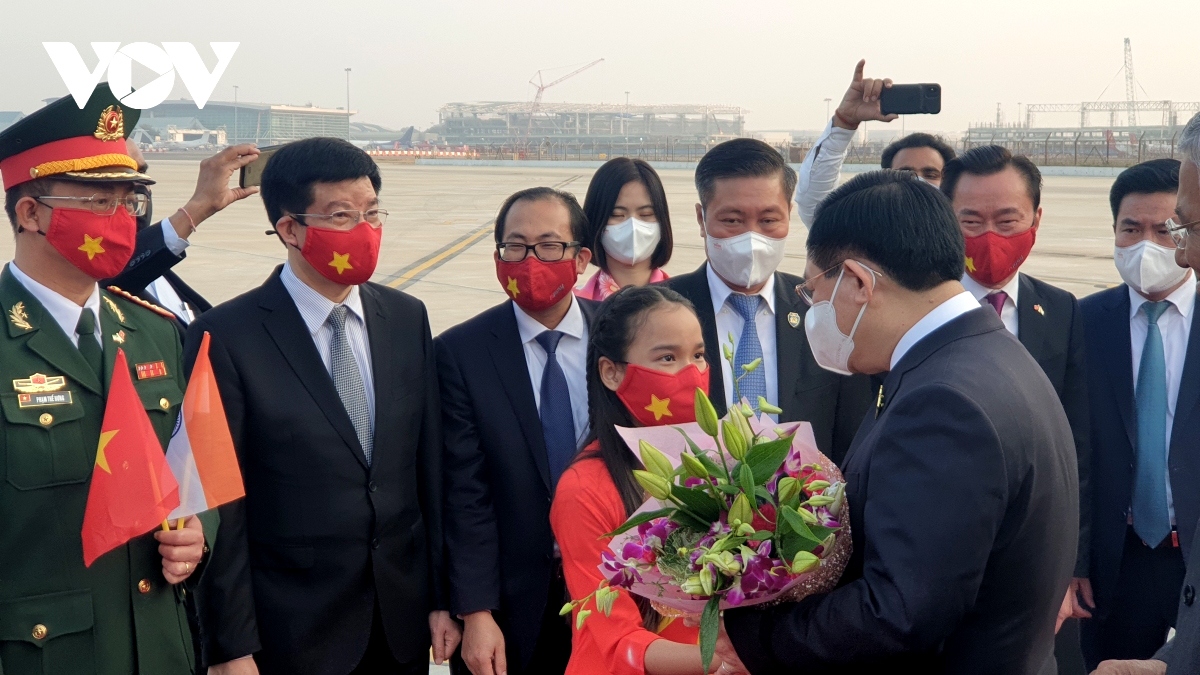 NA Chairman Vuong Dinh Hue begins India visit